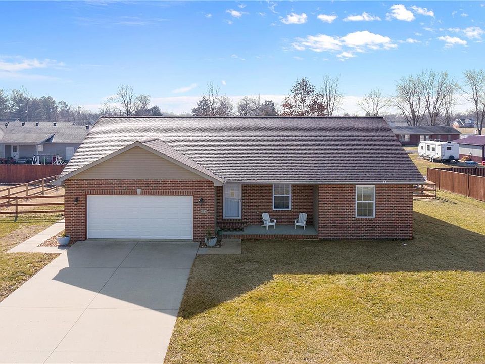 636 Hailie St, Saint Libory, IL 62282 Zillow