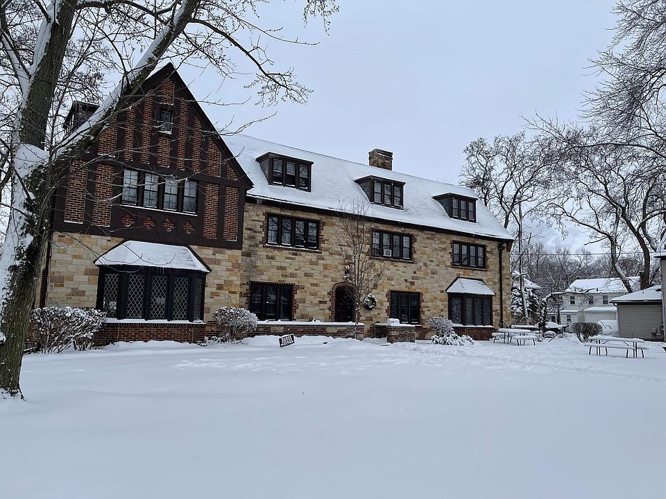 1st image of 220 N Ingalls St