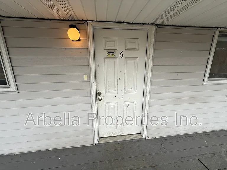 1714 Highway 93 #6 — Photo 1