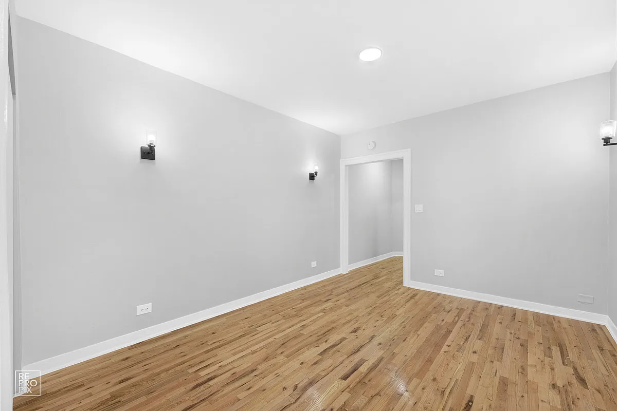 Building Photo - 4720 S Drexel