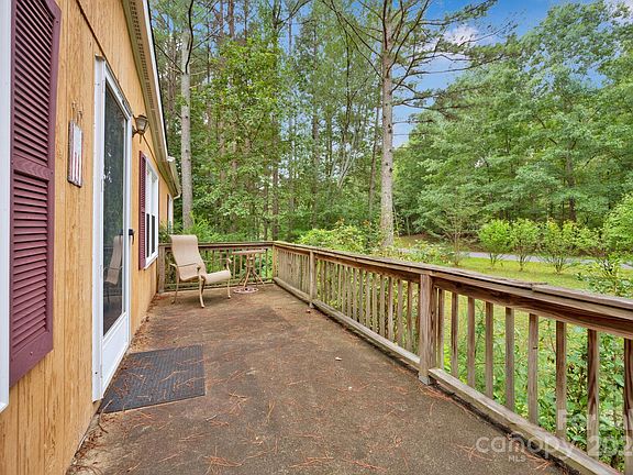 4th image of 163 Barbary Dr