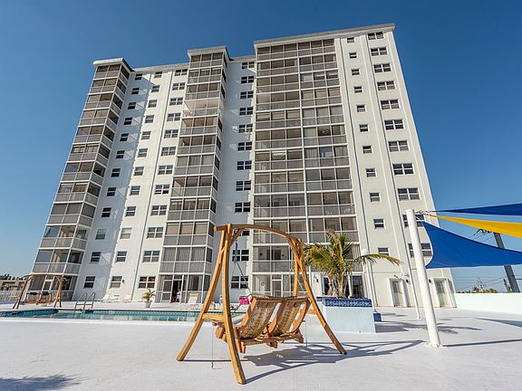 2nd image of 1505 N RIVERSIDE Drive #703