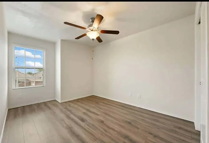 3548 Pauling Loop — Photo 6