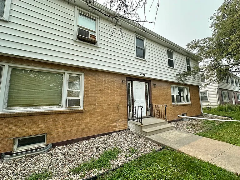 1095 Gillingham Rd #D — Photo 2