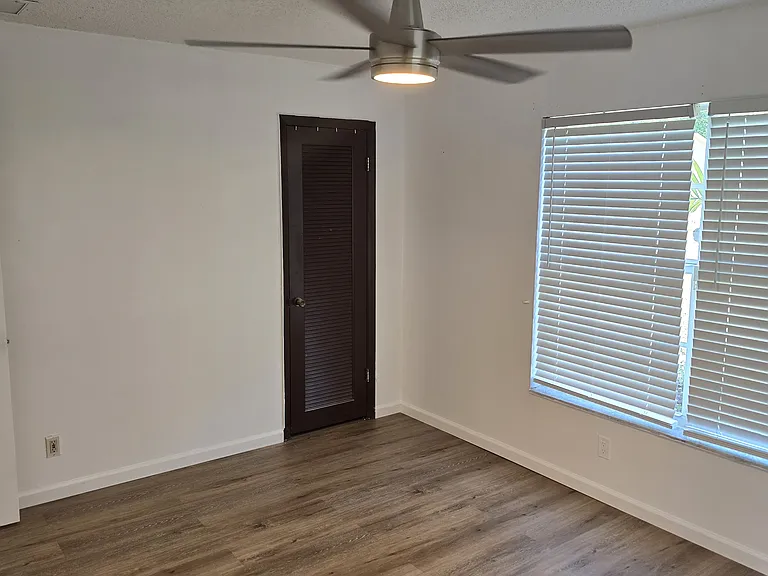 128 Swan Pkwy E — Photo 24