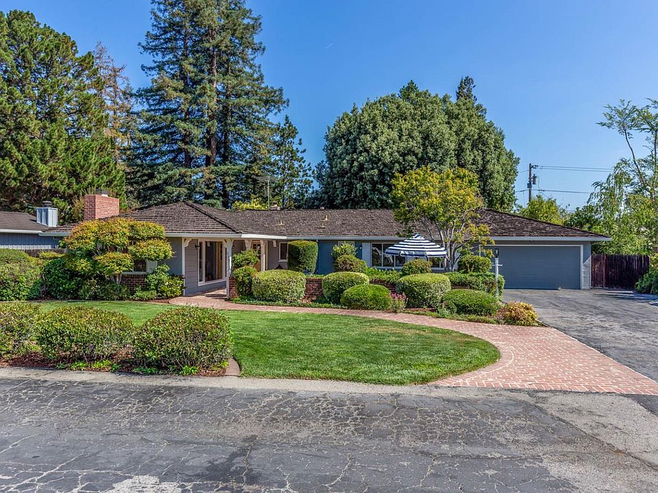 1st image of 215 Angela Dr