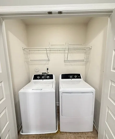8057 Ellendale Dr — Photo 13