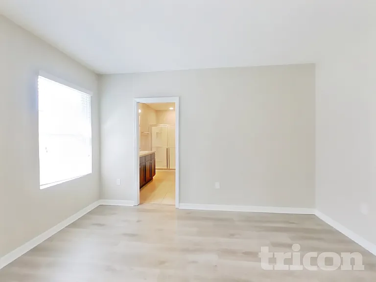 518 Squires Grove Dr — Photo 7