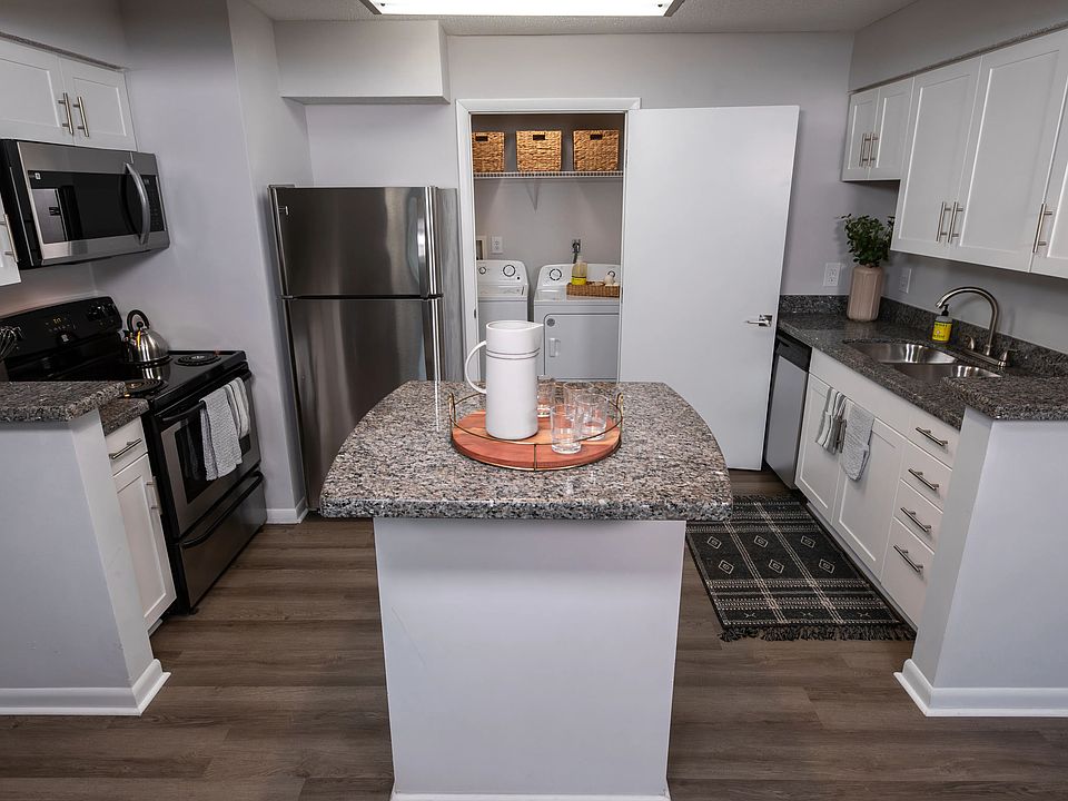 Experience the joy of cooking in our stylish kitchen, featuring granite countertops, stainless steel appliances, and ample storage. Perfect for preparing meals and entertaining guests