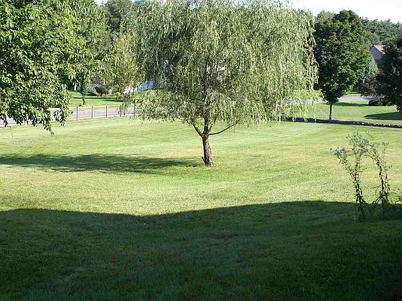 3rd image of 15 Thistlewood Dr
