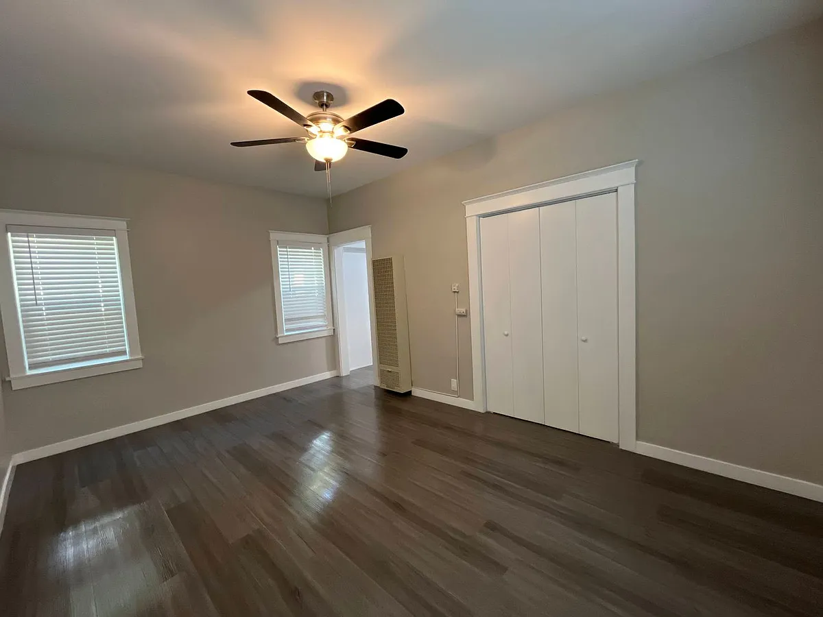 Building Photo - 443 Orange Ave Long Beach, Ca 90802