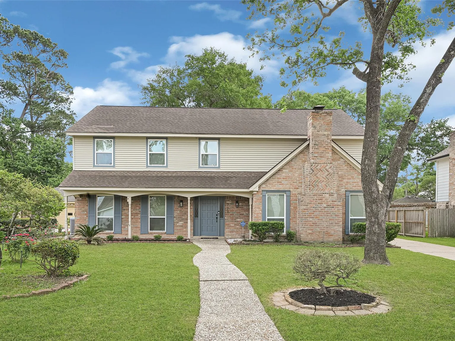 4 bed, 2.5 bath, 2777 sqft, $2,675 — Photo 2