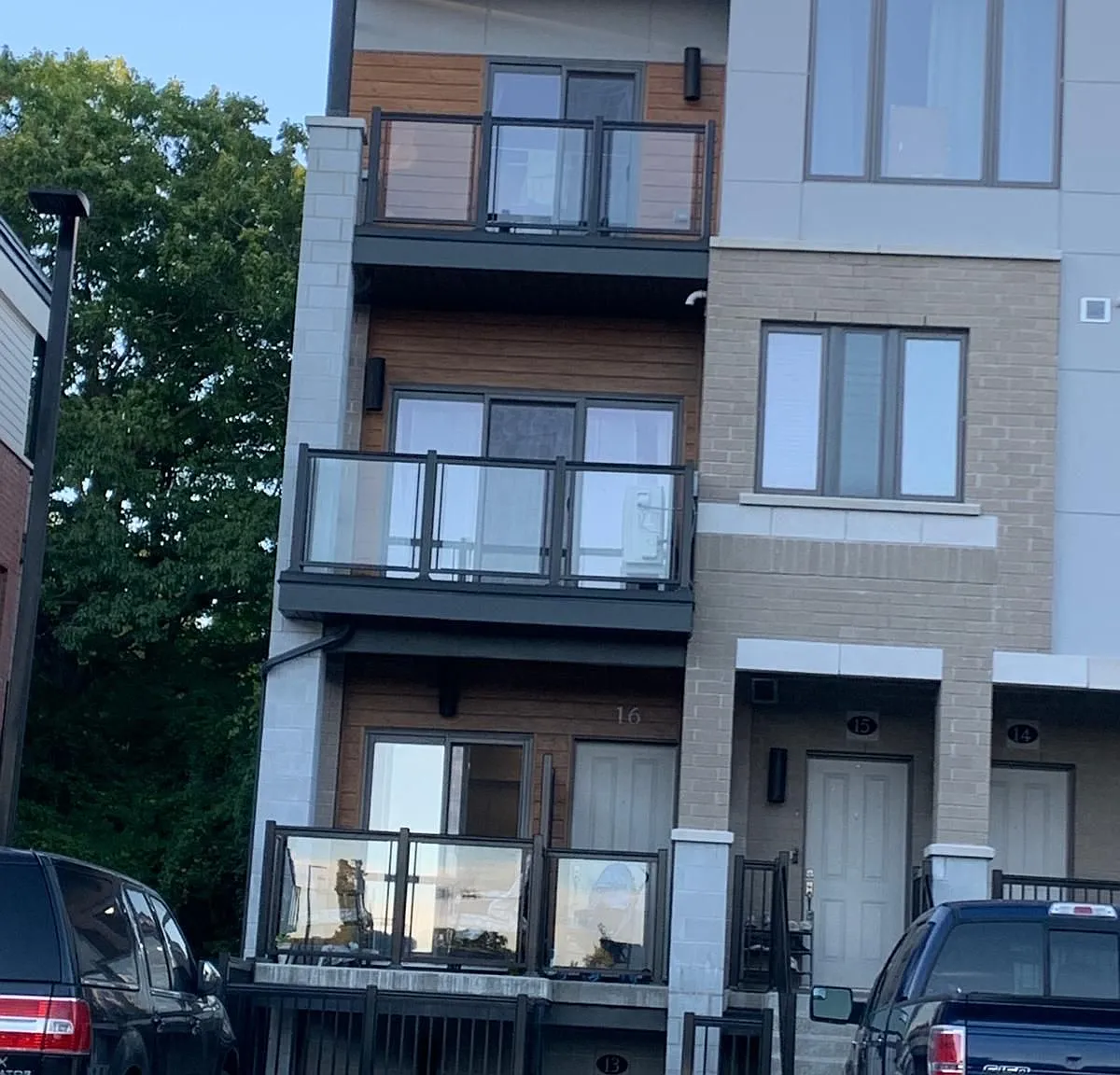 3 bed, $2,090 — Photo 2