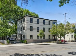 9 Boston St #3, Salem, MA 01970