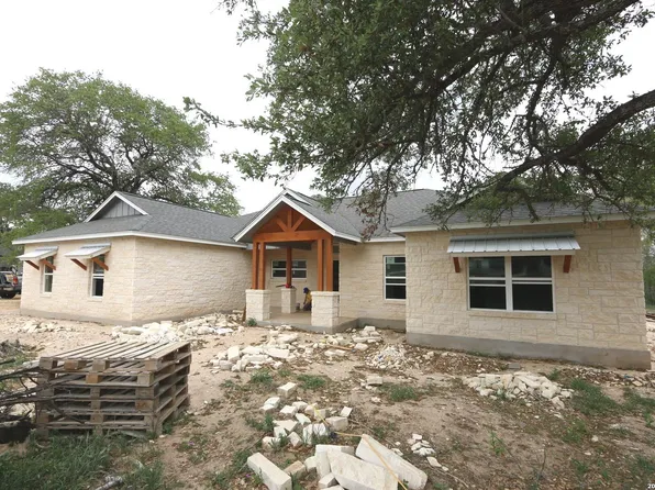 142 Timber Place, La Vernia, TX 78121