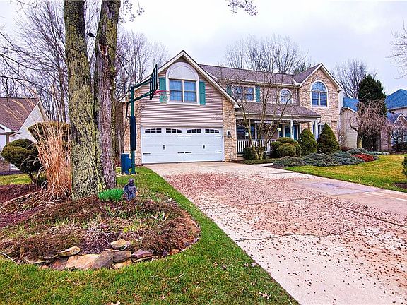 2nd image of 635 Blossom Dr