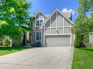 16732 W 156th St, Olathe, KS 66062