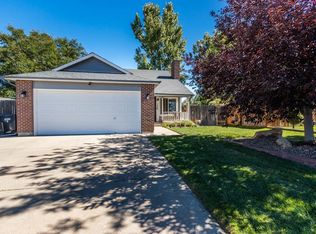 1406 Kingsroyal Blvd, Pueblo, CO 81005