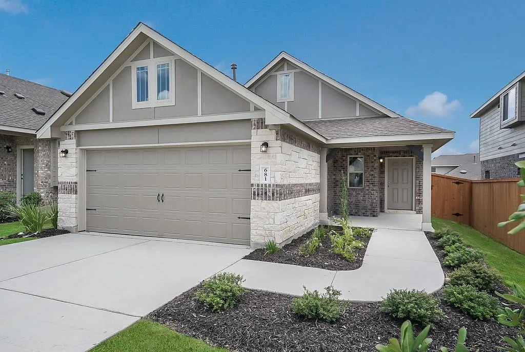 3 bed, 1252 sqft, $1,890 — Photo 1