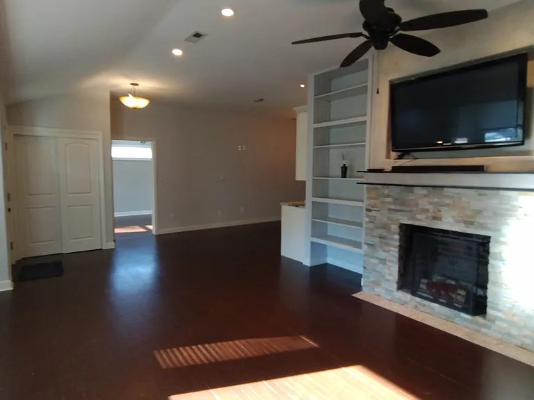 710 Yucca Ave — Photo 5