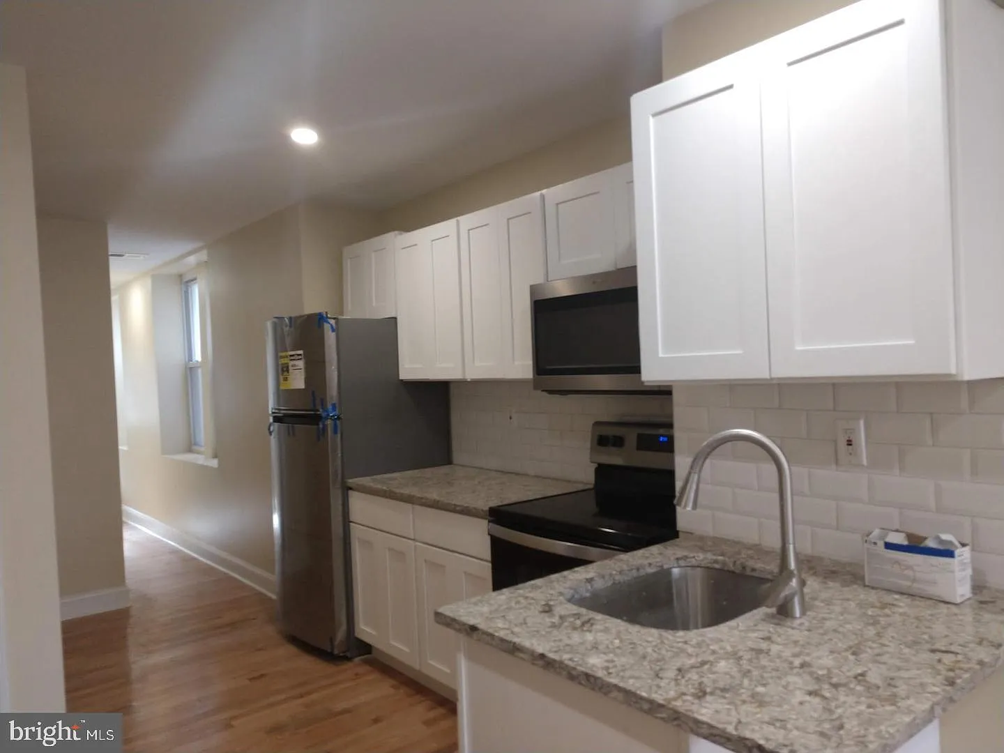 1 bed, 718 sqft, $1,145 — Photo 2