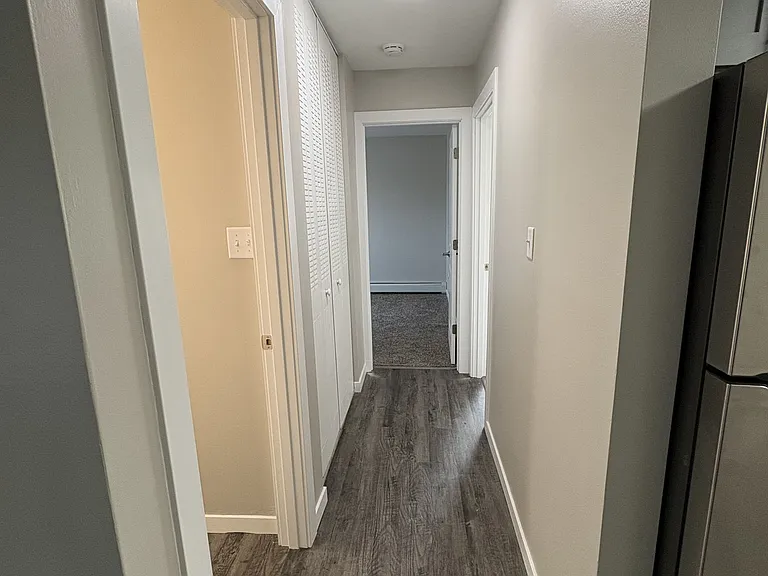 Broadway Crossing Apartments — Photo 19