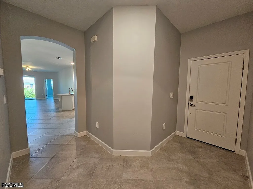2 bed, 2.0 bath, 1564 sqft, $1,900 — Photo 3