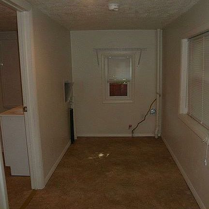 3rd image of 1264 Paris Ave NE