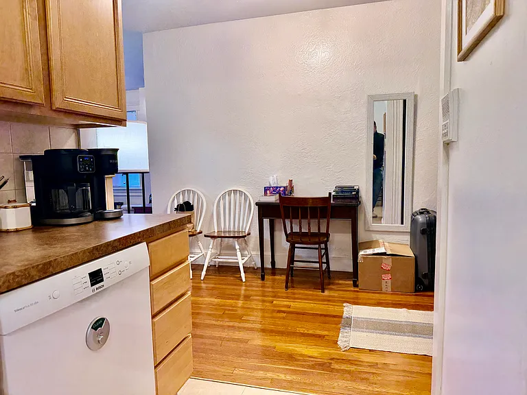 2003 Commonwealth Ave #18 — Photo 8