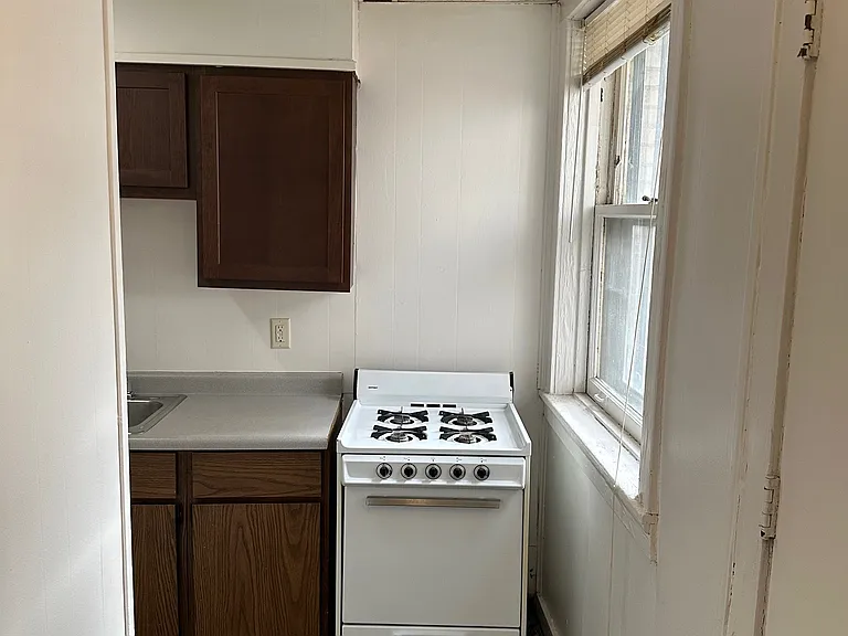 525 State St — Photo 12
