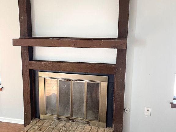 4th image of 1035 Briarhurst Dr