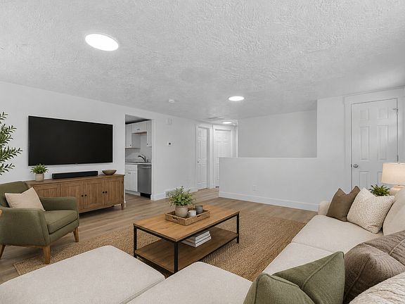 4th image of 414 Jefferson Ave