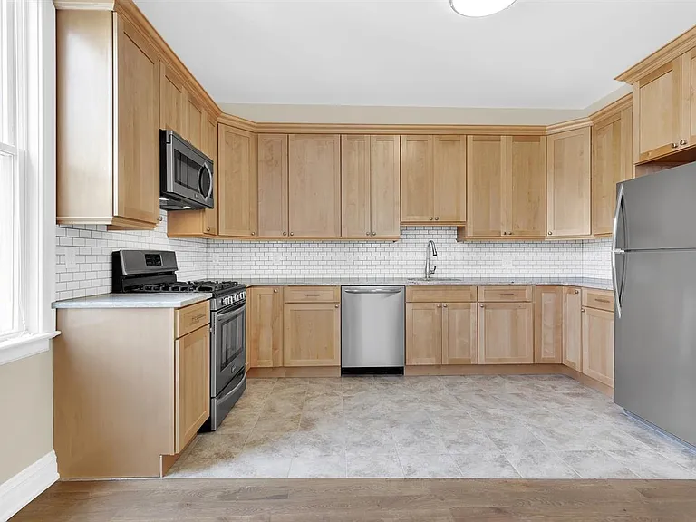 80 Fulton St #1 — Photo 5