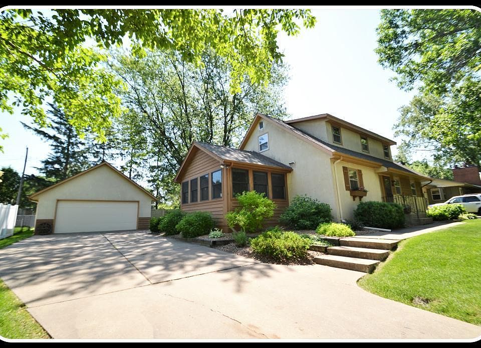 1st image of 2754 Gerald Ave
