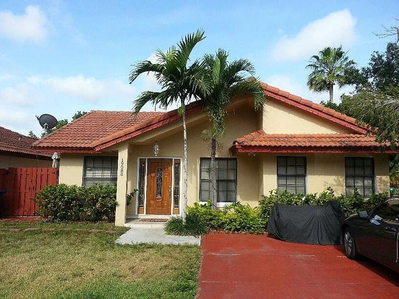 2 bed, 1357 sqft, $2,900 — Photo 2