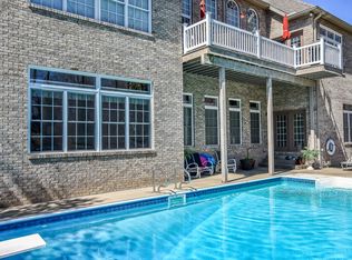 6444 Waterstone Ct, Newburgh, IN 47630