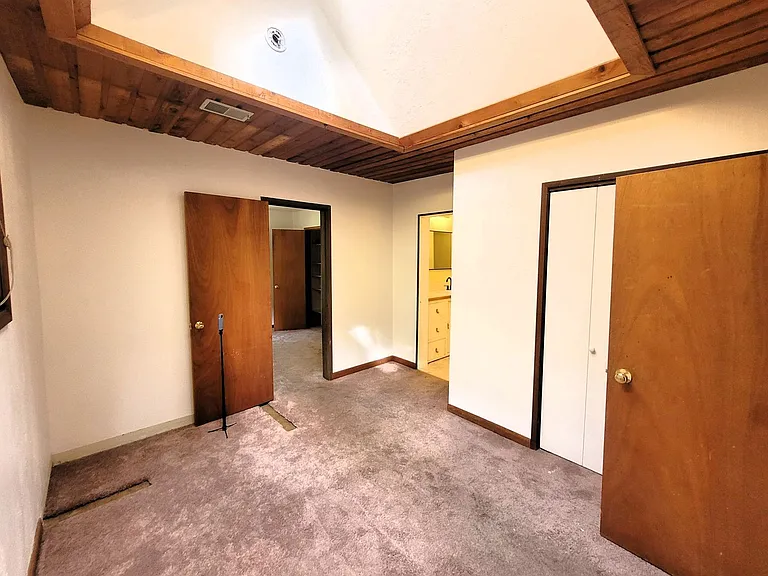 1327 Toledo St — Photo 36