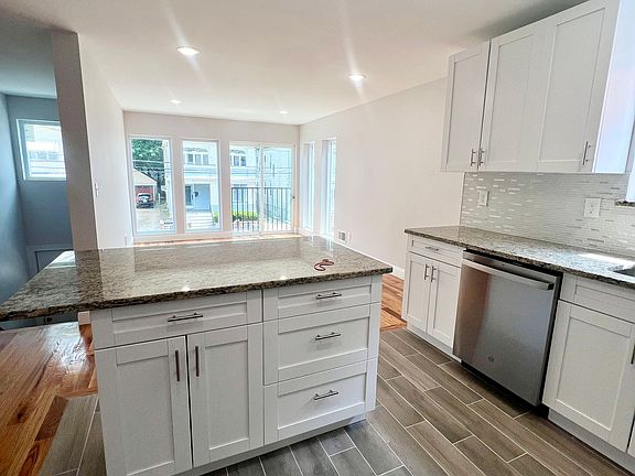 5th image of 879 S 18th St Floor 1