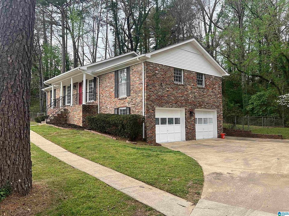 2nd image of 4410 Oak Lane Cir