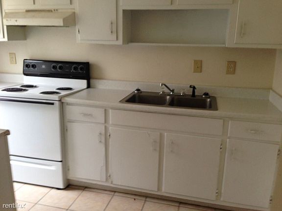 2nd image of 2300 Westbrook St APT 4