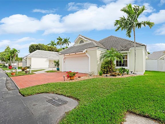 3rd image of 4823 NW 101st Pl