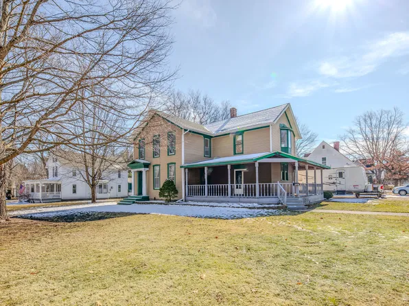 407 E Mulberry St, Watseka, IL 60970