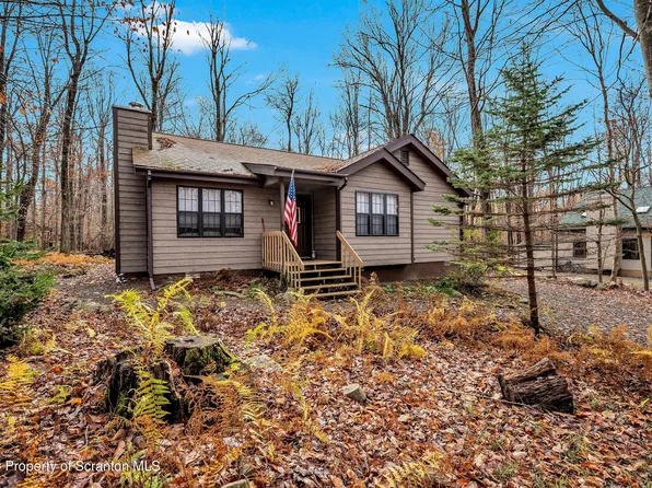 9 Fawn Ct, Gouldsboro, PA 18424