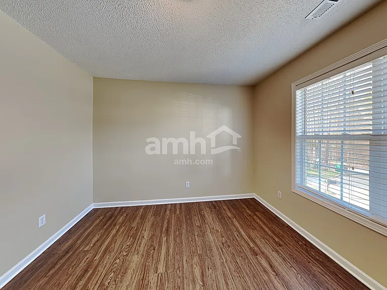 8111 Kingston Dr — Photo 13