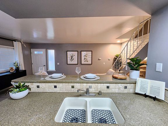 4th image of 3022 Knollwood Ave