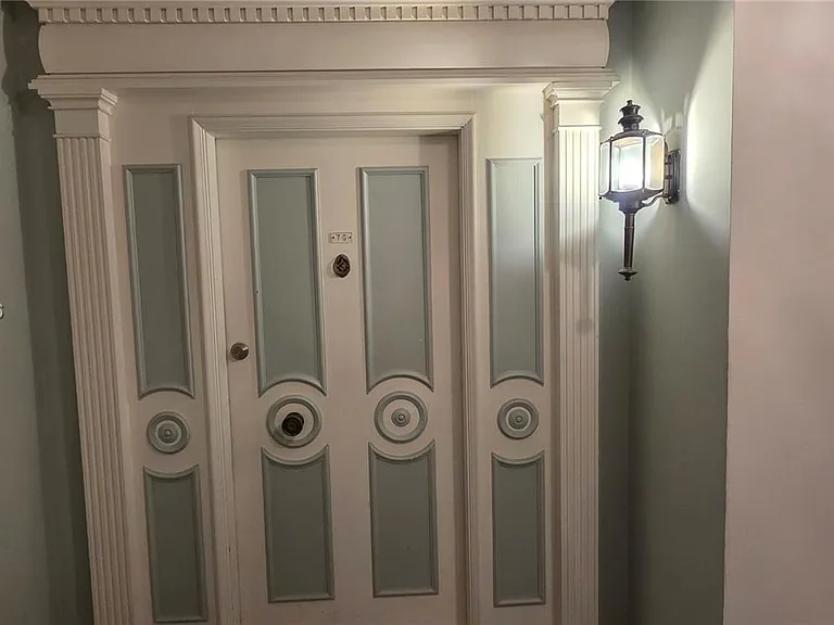 5255 Collins Ave #7G — Photo 30