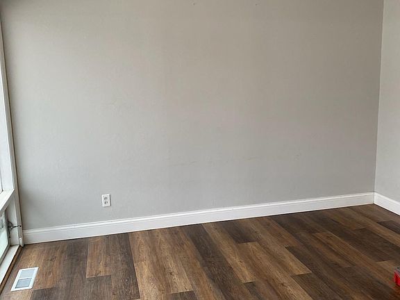 4th image of 140 Grenoble Ln