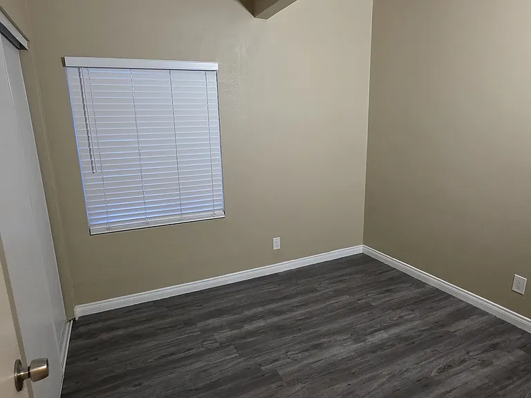 1420 Putnam Ave #8 — Photo 18