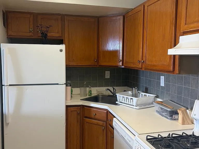 285 Aycrigg Ave #22D — Photo 4