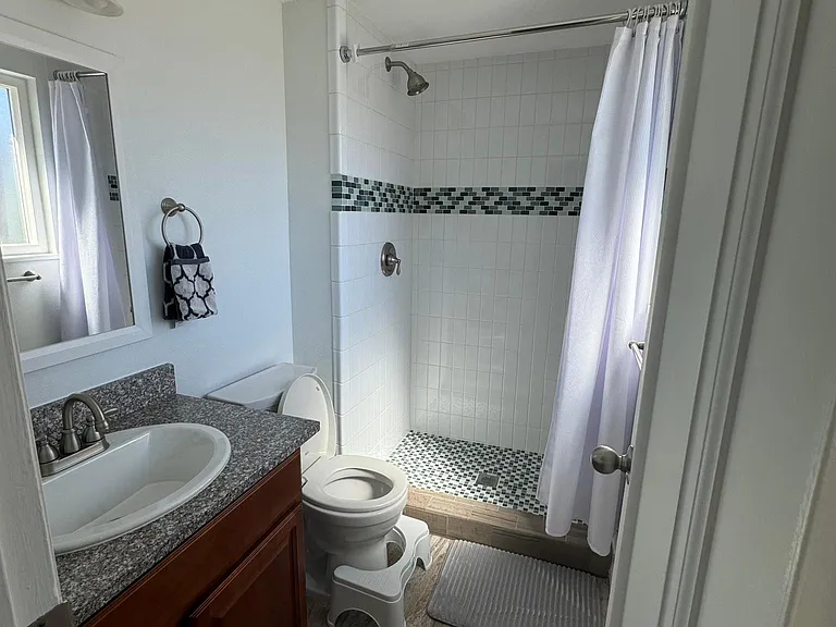 438 Hickory St — Photo 10